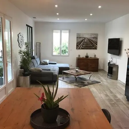 Moderne 5 Personnes * Saint-Cyprien (Pyrenees-Orientales)